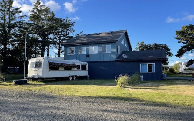 Bayshore RV Park & Guest Suites