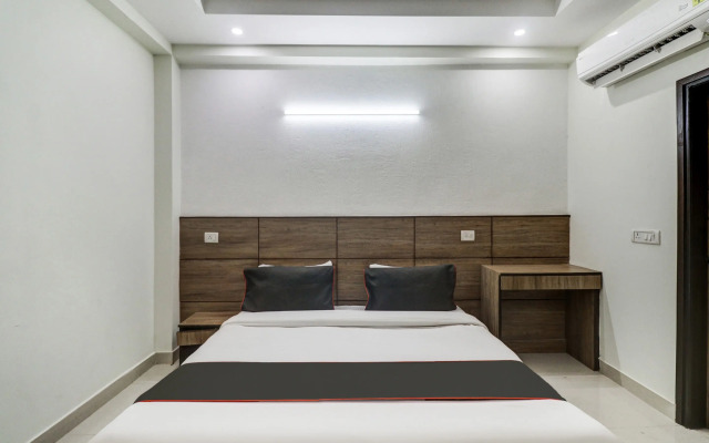 Collection O 82772 Hotel Ay Villa
