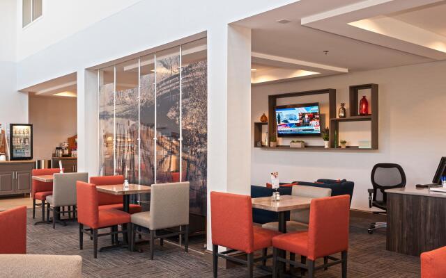 Holiday Inn Express Hotel & Suites Chanhassen, an IHG Hotel