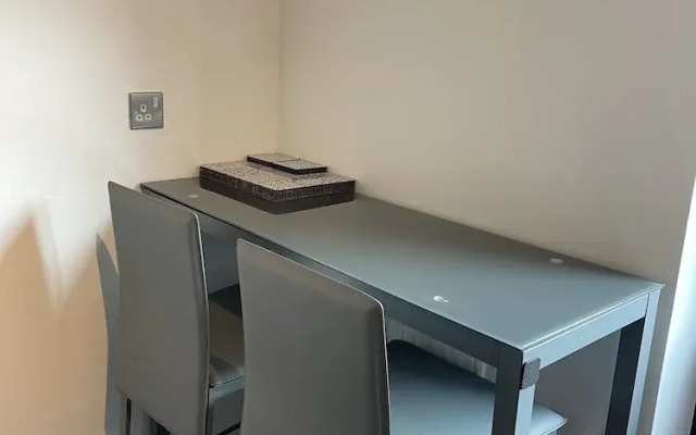 5 Lockside Free Secure Parking