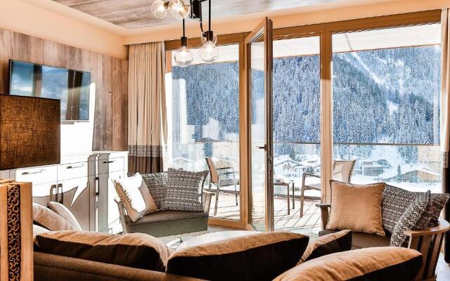 Mountain Spa Residences