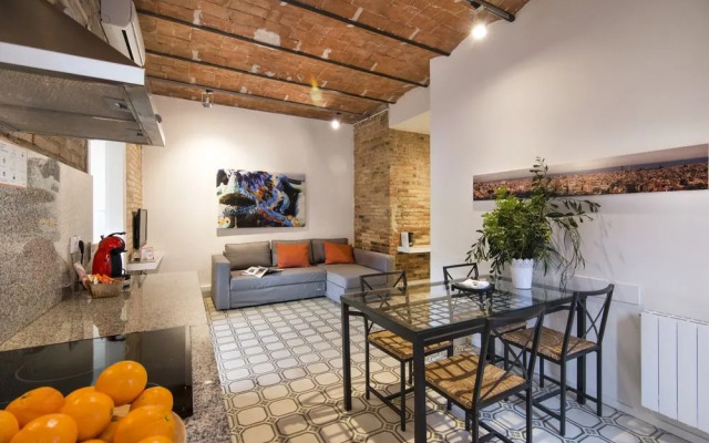 Happy People Gaudi Sant Pau Apartments