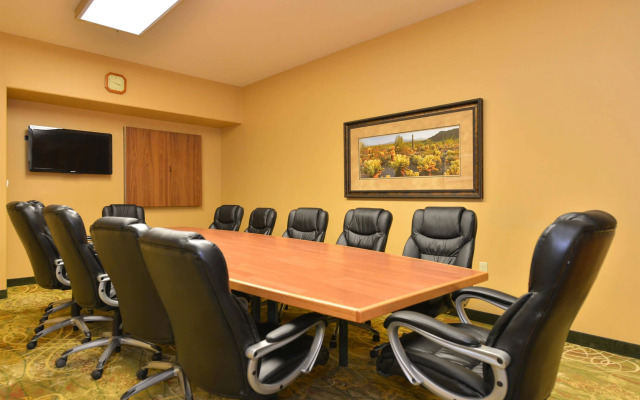 Best Western Plus Swiss Chalet Hotel & Suites