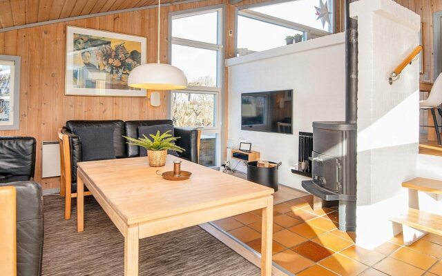 6 Person Holiday Home in Hemmet