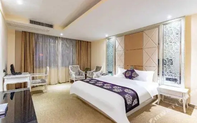Moon Lake Hotel