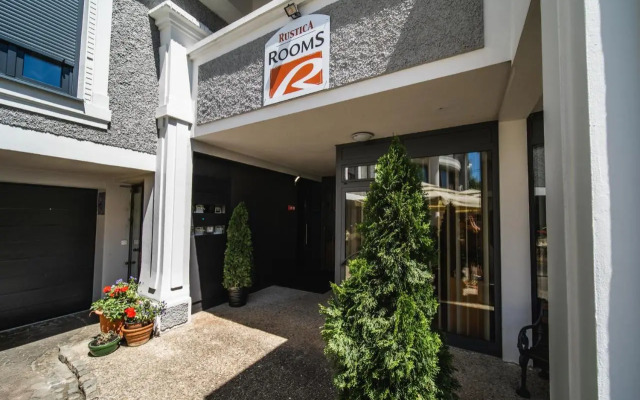 Rustica Rooms