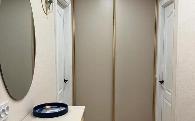 Апартаменты на проспекте 50 лет Октября  4/1