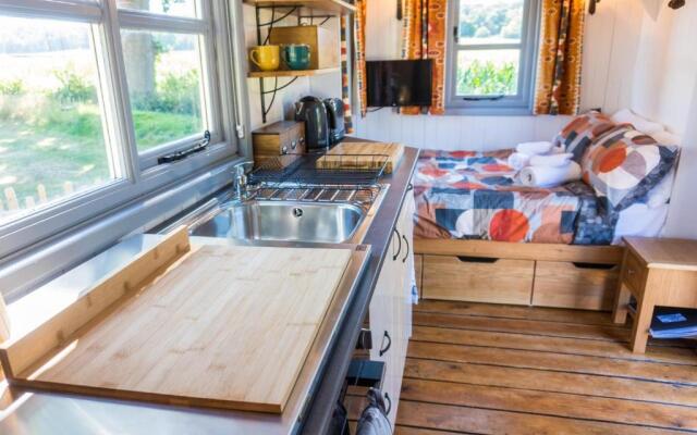 The Hideaway Hut - 1 Bed Shepherds Hut - Dodmarsh