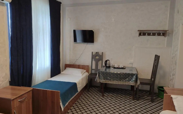 Asr Hostel (Аср)