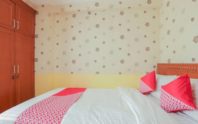 OYO 744 Cibubur Village Apartment