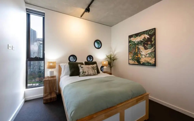 Stylish 2-bed Apt in Southbank With Parking