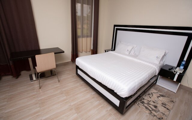 Trisek Hotel