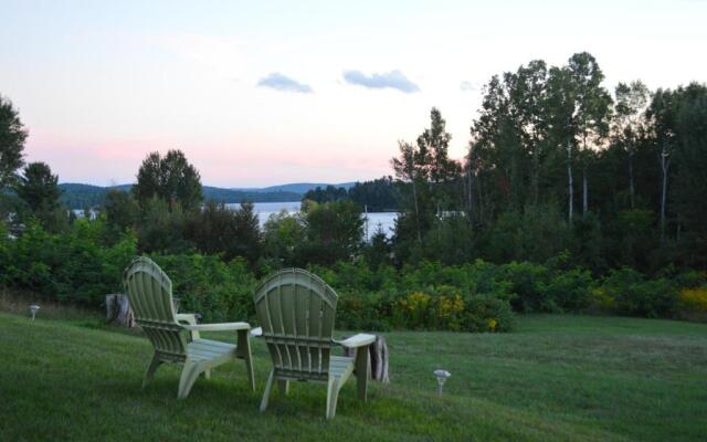 Pinewood Inn Canada