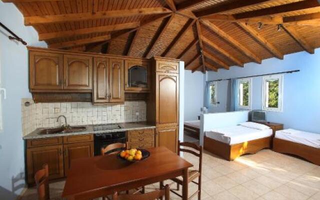 Alexandros Apartments