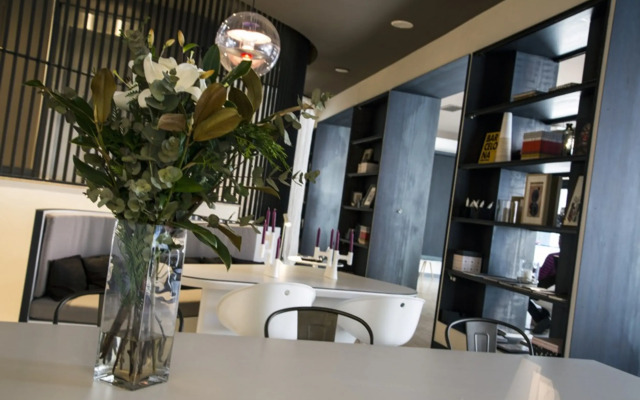 Pol & Grace Hotel