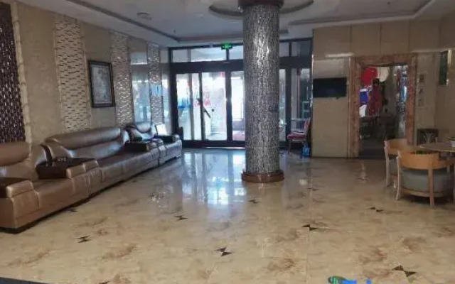 Ruiquanju Business Hotel (Qiqihar First Hospital Longsha Park Branch)
