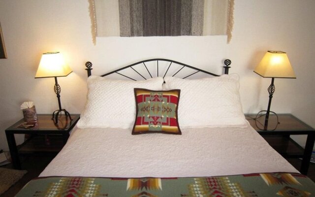 Cottonwood Inn Bed & Breakfast