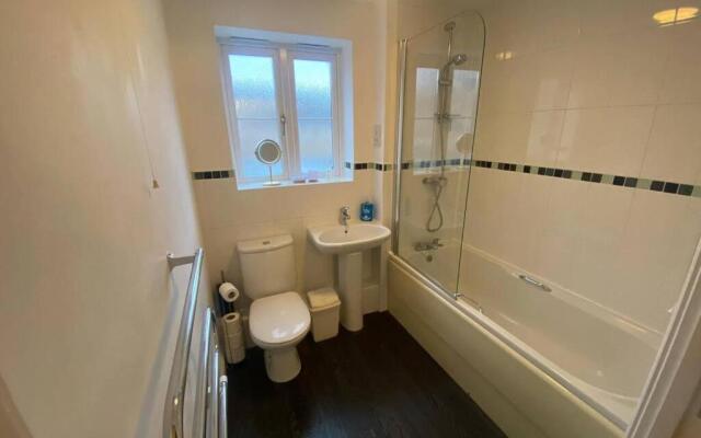 The Onyx Suite - 1 Bed apartment w/ free parking