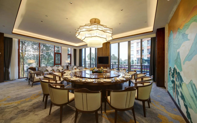 Howard Johnson by Wyndham Yilin Hotel Guangan