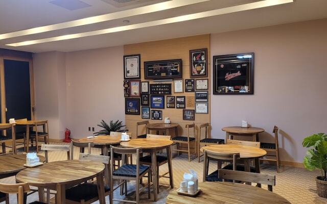 World Tourist Hotel