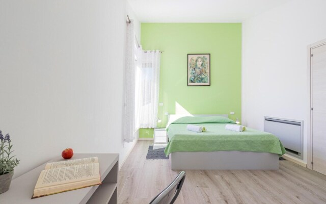 Stunning Home in Kujici With Sauna, Wifi and 5 Bedrooms