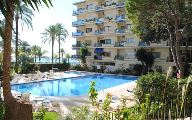 Skol 617 Beachfront Two-bedrooms Duplex With Sea Views