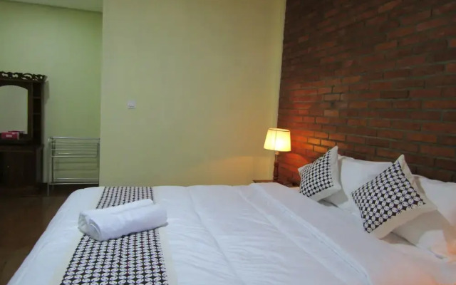 Nia Maretta House Syariah