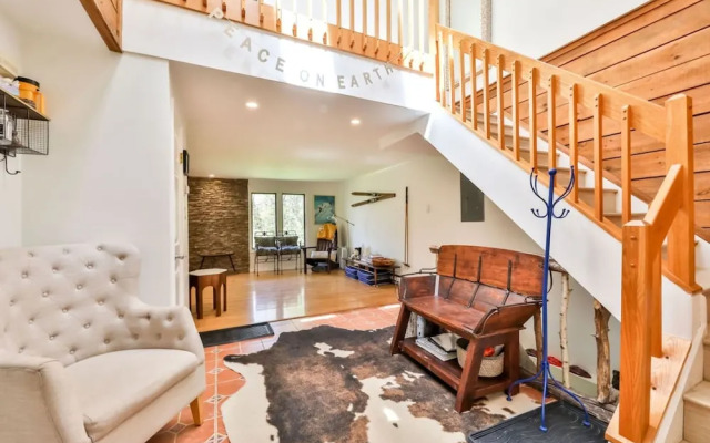 Hunter Mountain Ski House - Tesla Charger