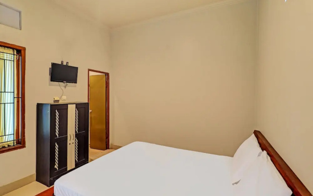 OYO 92203 Tata Guest House