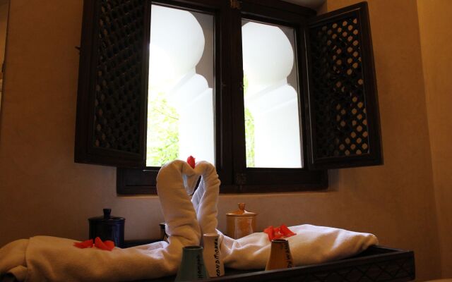 Riad Kaiss by Anika