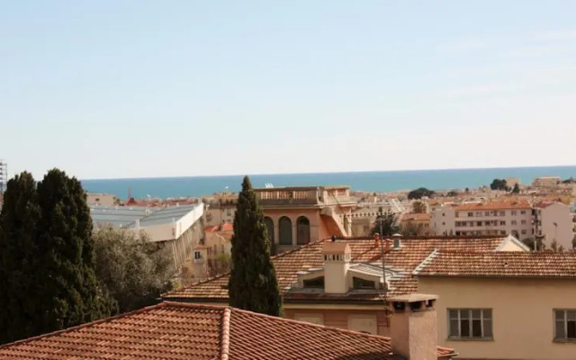 Happyfew - La Charmante