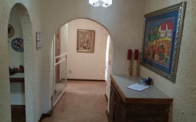 Khokha Moya Guesthouse