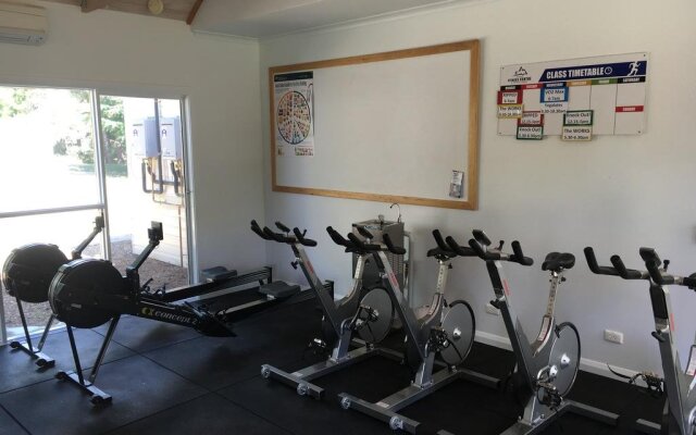 Alpine Sports Lodge