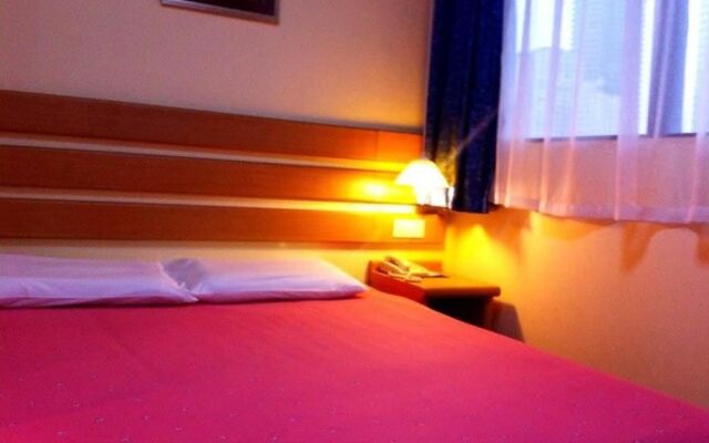 Home Inn Hotel Guiyang Fushui Middle Road