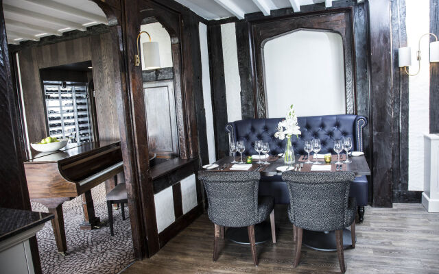 Hogarths Stone Manor