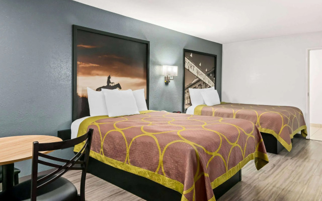 Super 8 by Wyndham Grand Prairie Southwest