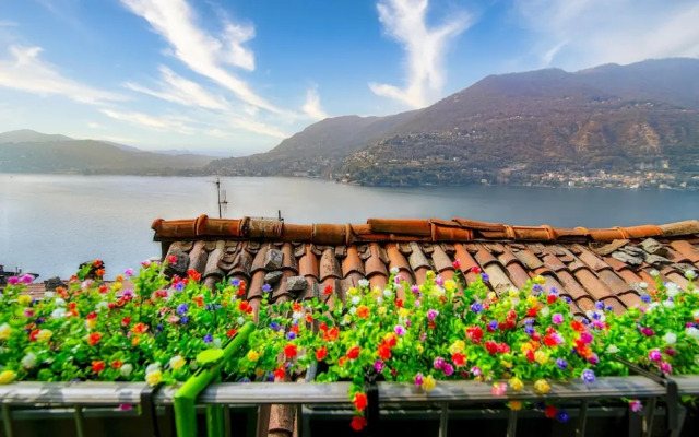 The Green Nest by Lake Como