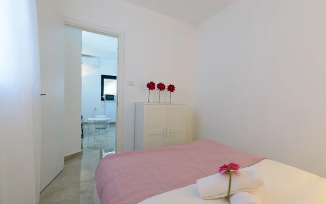Beach View Apartments And Studio