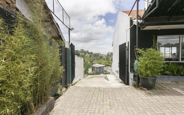 OYO 3130 D'Valley View