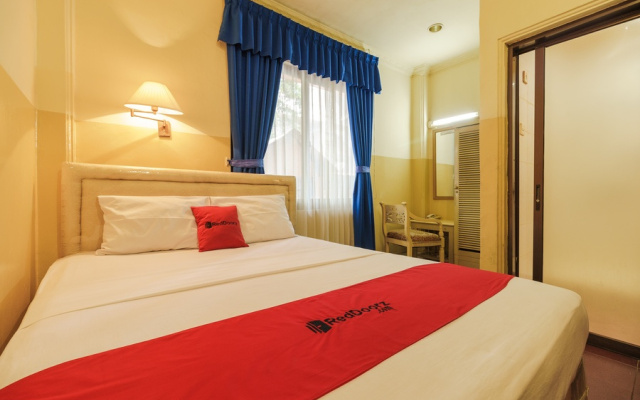 RedDoorz @ Jalan Jaksa – Guest Rooms – Jakarta
