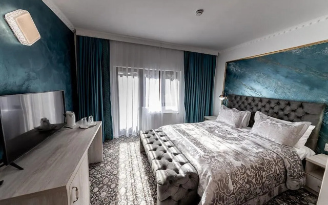 Suru Hotel & Restaurant