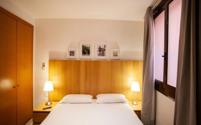 Las Ramblas Pasaje Bacardi Apartments