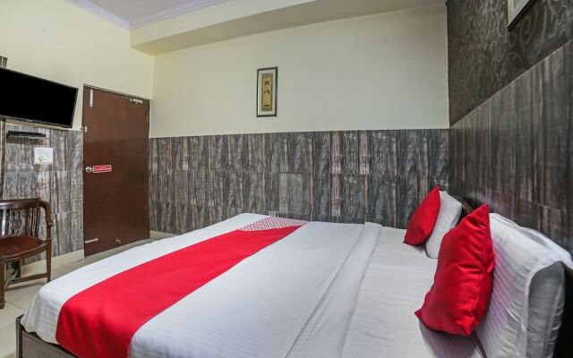 OYO 10758 Crossroads Inn