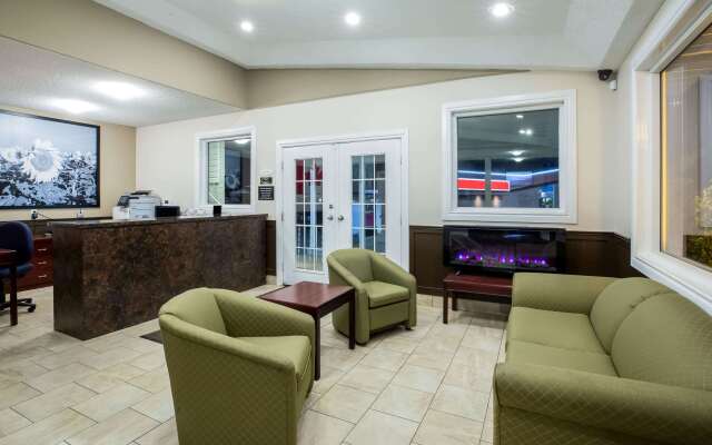 Super 8 by Wyndham Smoky Lake