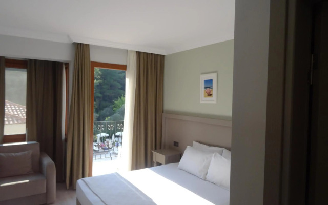 Hotel Pine Valley