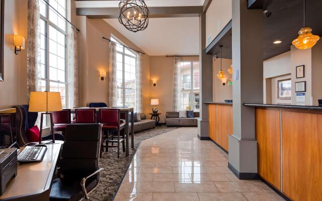 Best Western China Lake Inn
