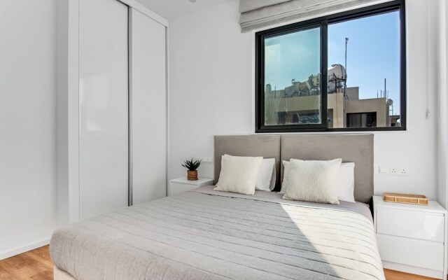 Sanders Olive - Chic 2-bdr Apt With Shared Pool