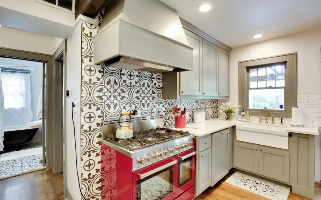 Renovated Lubbock Home - Walk to Texas Tech!