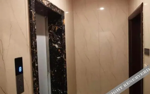 Nayong Qiandihong Hotel