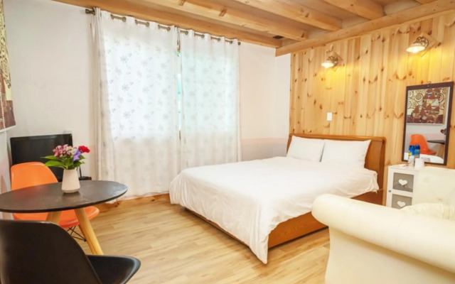 Yangyang Pinot Tree Pension